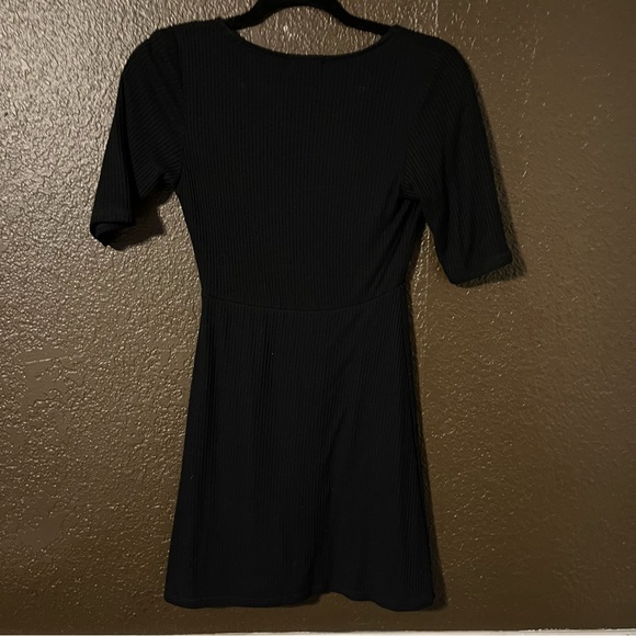 Black Silence & Noise 3/4 Sleeve Skater Style Ribbed V Neck Dress, Size Small - Picture 2 of 5